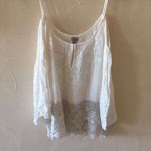 Open shoulder, white detailed lace tank